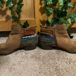 Yarn multiple color ankle boots
